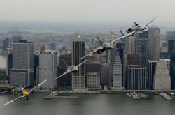 英雄联盟总决赛2025-进攻无解的约基奇与团队至上的马刺，两种唯一性的篮球哲学