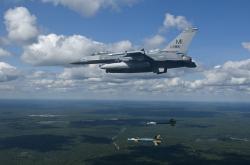 英雄联盟总决赛-从新奥尔良到马尼拉，一场冷门如何预演了未来的接管