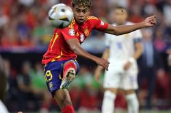 LOL赛事-西班牙胜出土耳其，晋级欧国联决赛