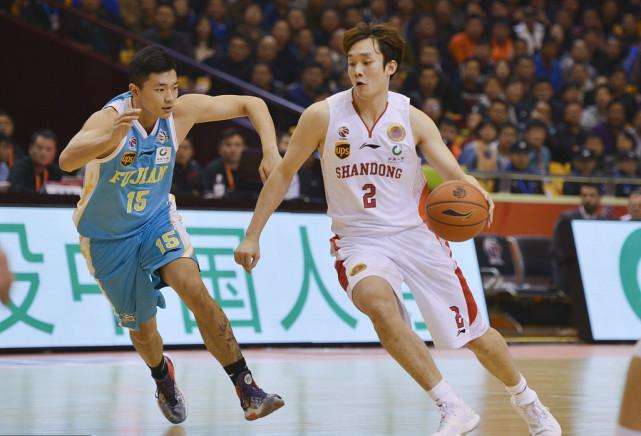 成都队主场全胜,演绎篮球盛宴 成都队主场全胜,演绎篮球盛宴