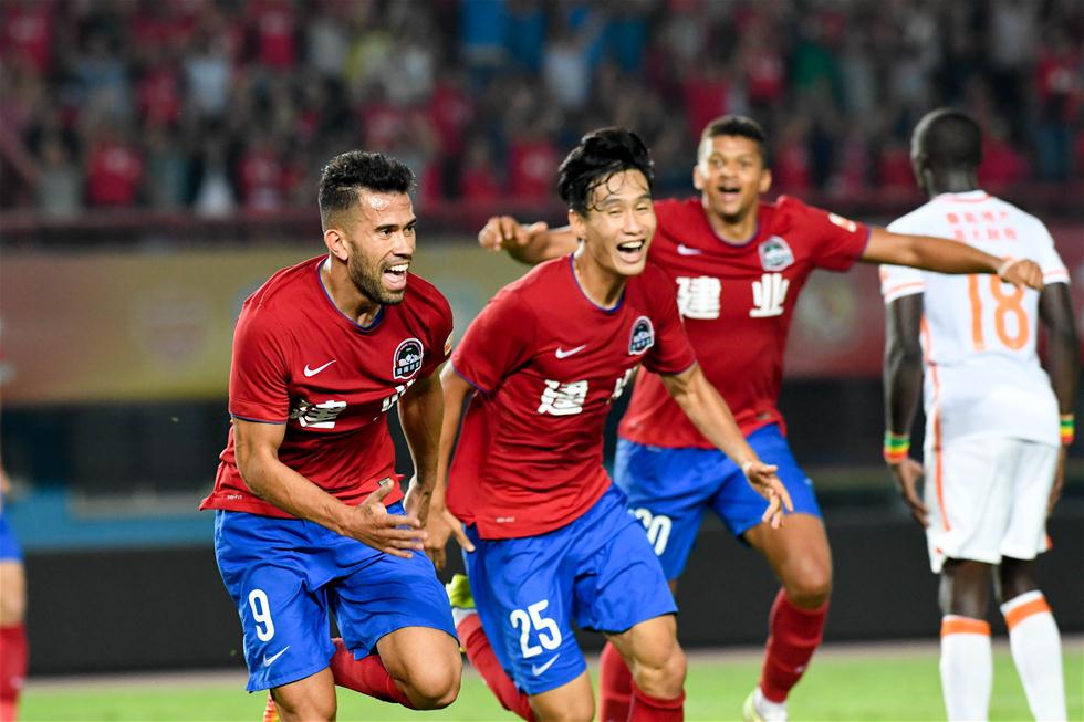 包含河南建业客场击败鲁能，逆转形势迎来转机的词条