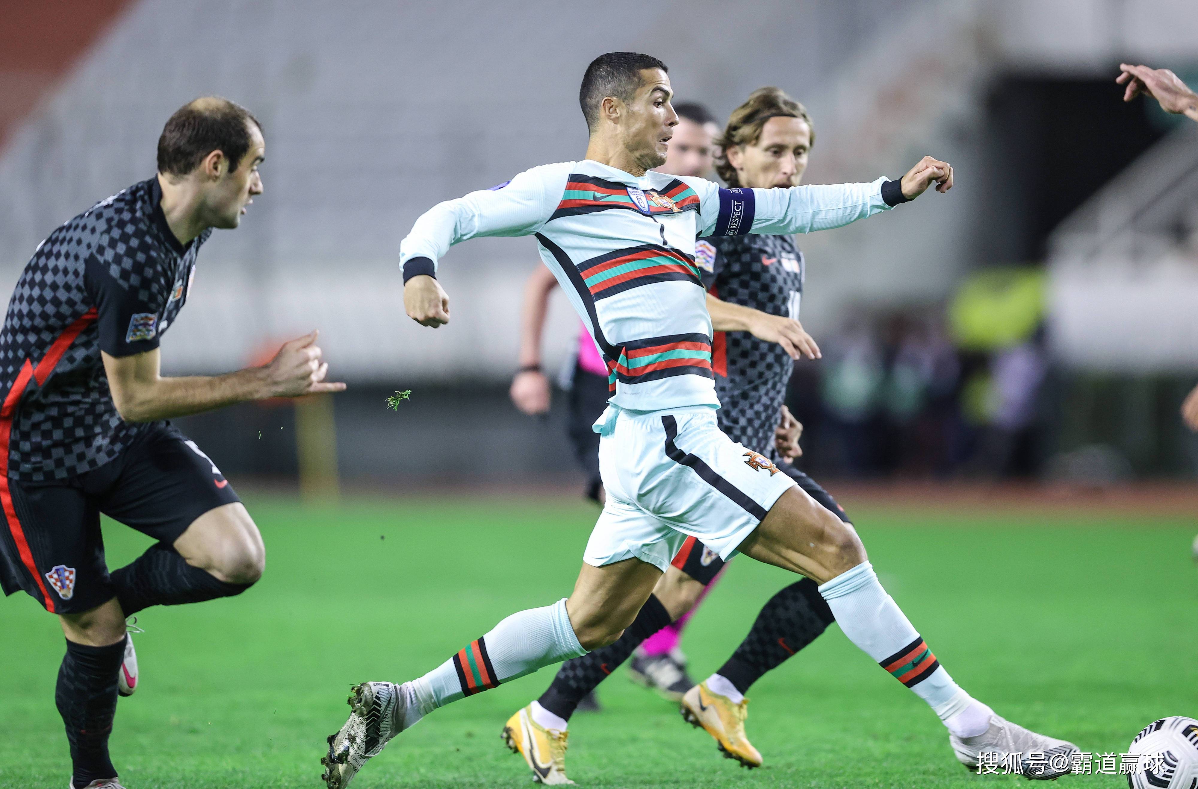 包含欧洲杯预选赛赛场上的精彩瞬间回味无穷的词条 包含欧洲杯预选赛赛场上的精彩瞬间回味无穷的词条