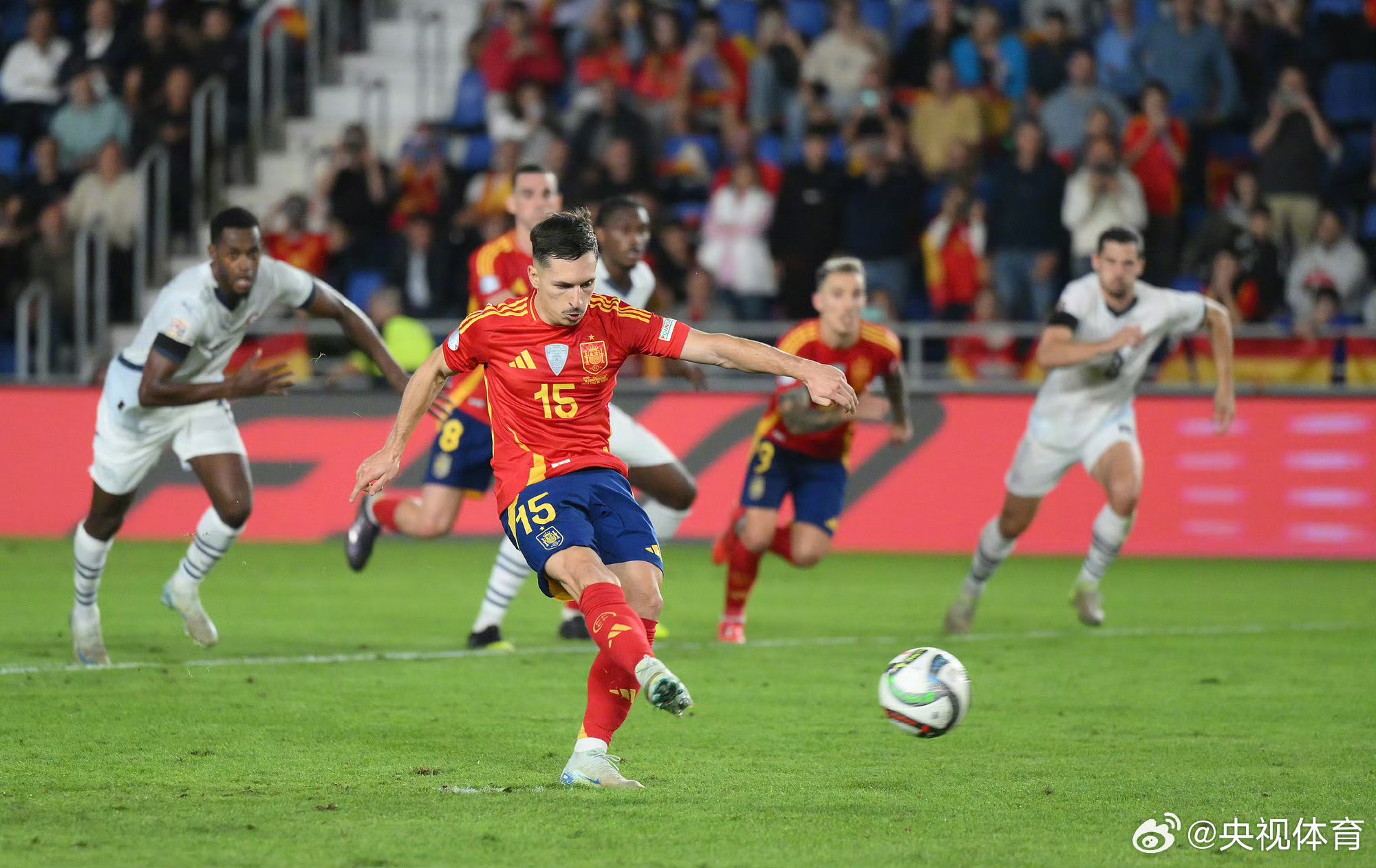 关于瑞士队惊险胜利,晋级欧洲杯十六强赛的信息 关于瑞士队惊险胜利,晋级欧洲杯十六强赛的信息