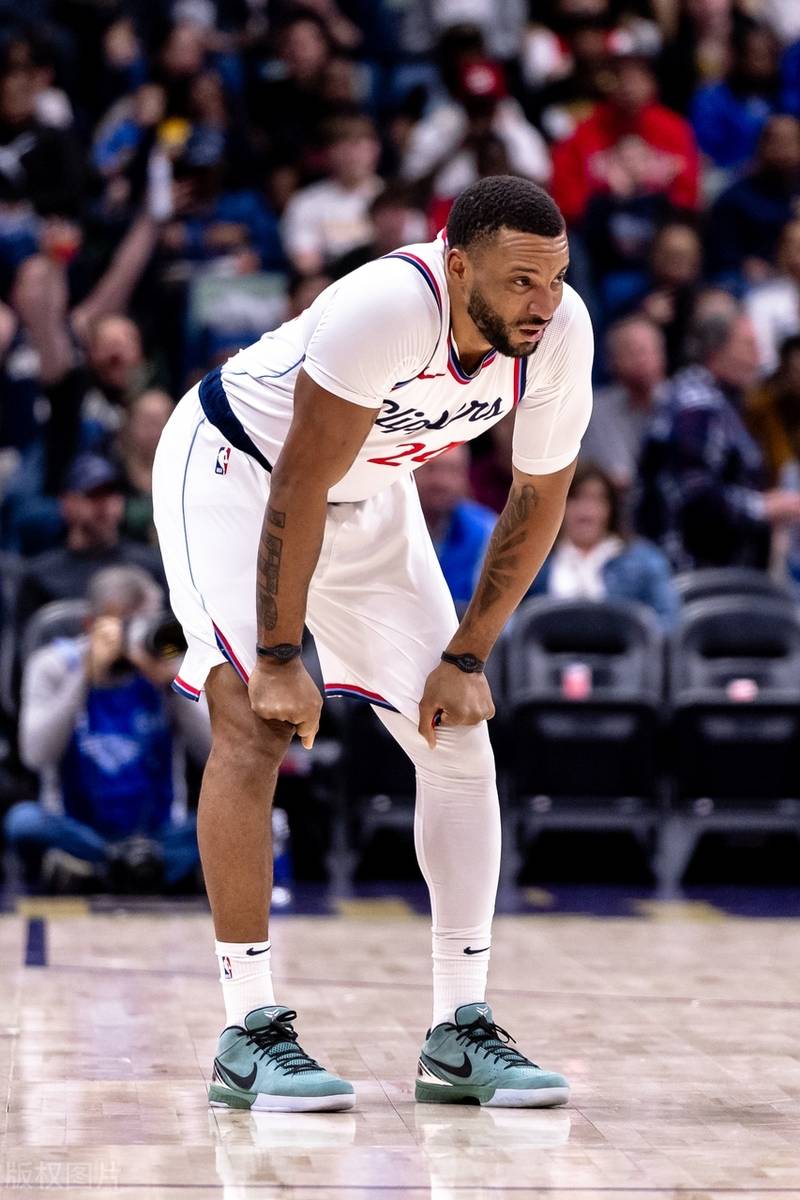 爵士鏖战快船,德罗赞状态火热 爵士鏖战快船,德罗赞状态火热