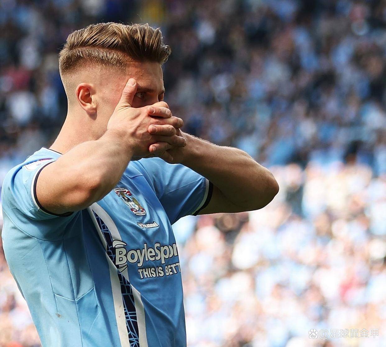 埃弗顿险胜狼队，保持胜利势头