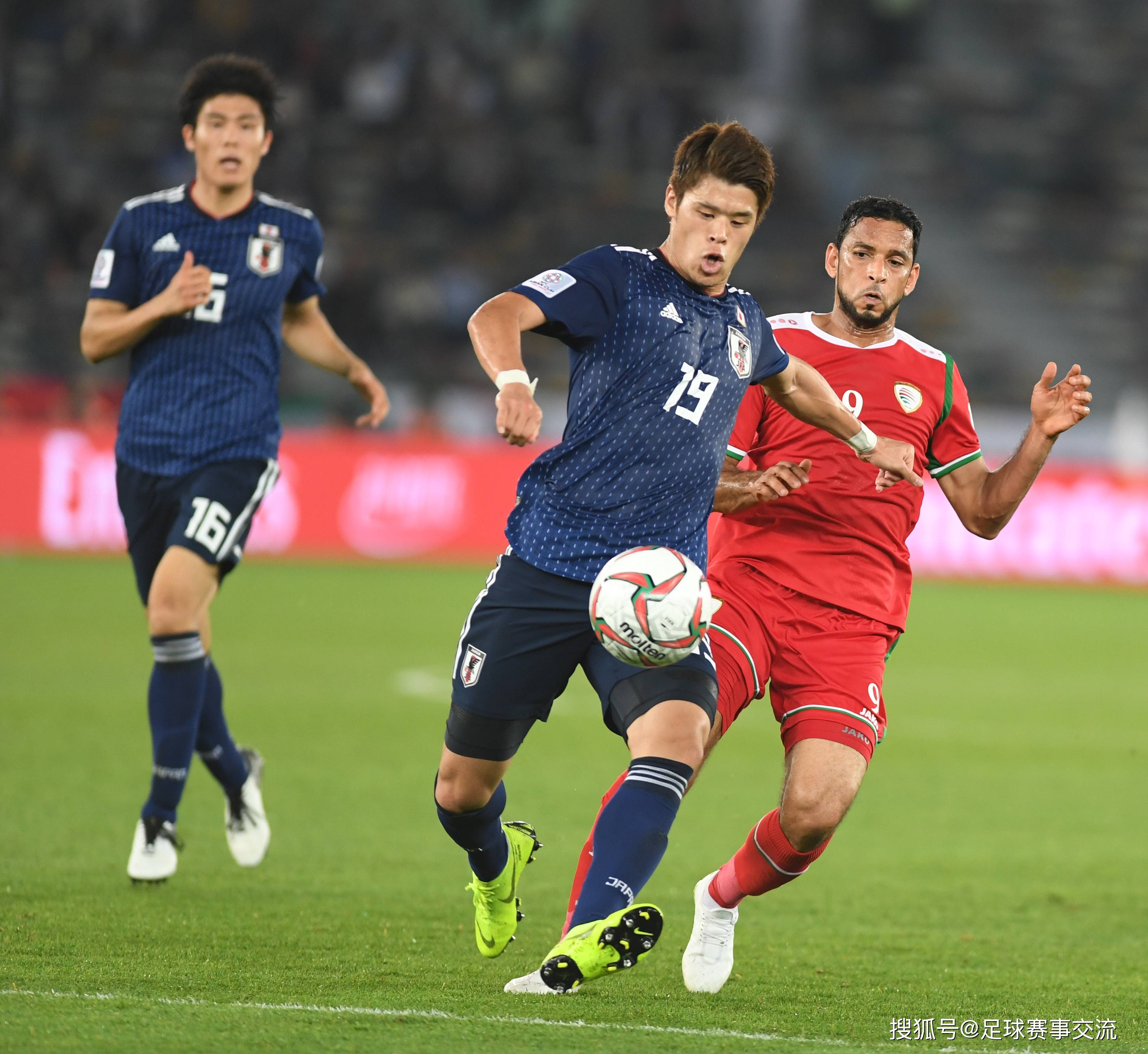 越南球队在亚洲赛场上一路领先，积极备战