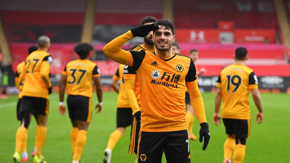 南安普顿逆转成功，赢得重要三分