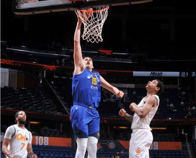 上海队力克掘金，赵继伟点燃赛场