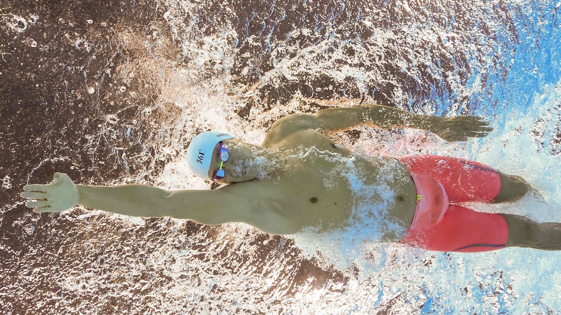 乔治冠军级表现引爆全场,公牛加时险胜北京队